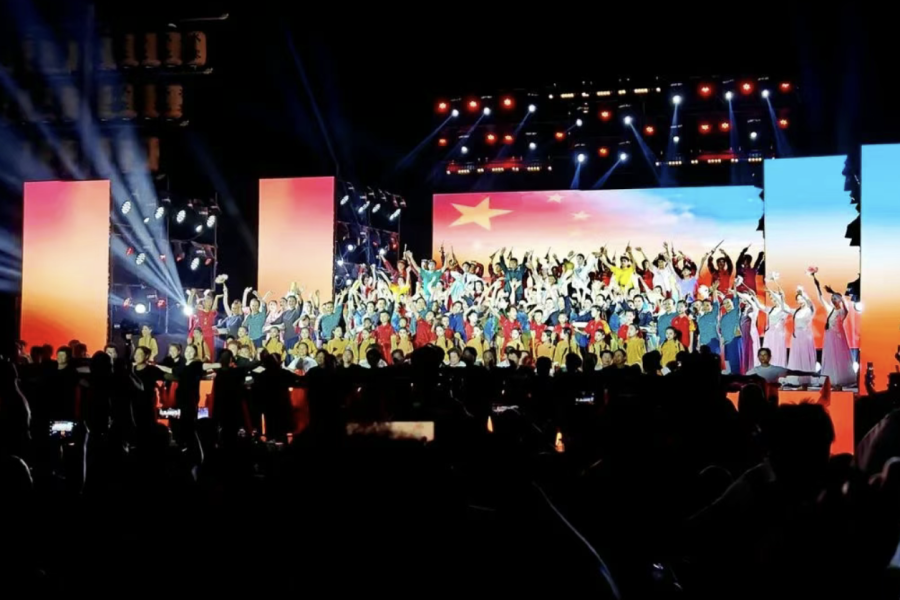 三轮车开进“村晚”